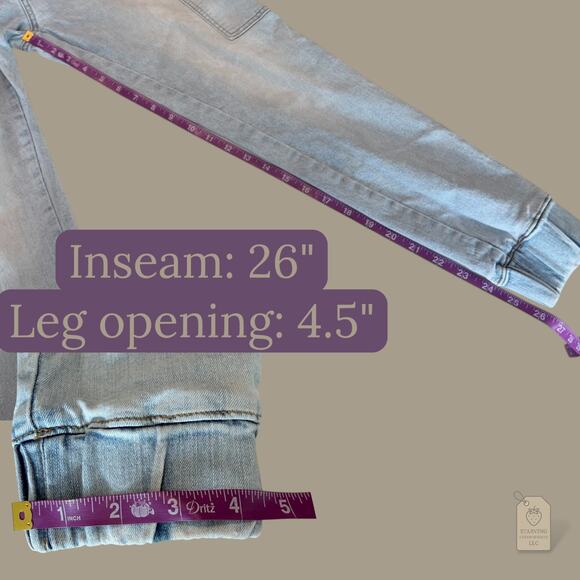 Almost Famous Light Wash Denim Cargo Joggers Women’s Size S Elastic Waist - Picture 8 of 8